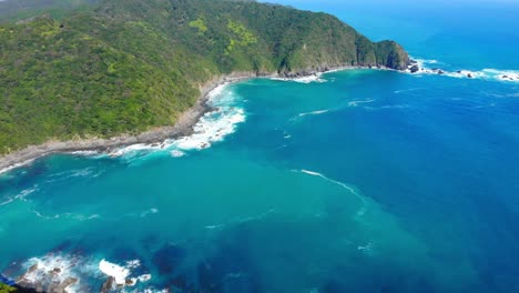 beautiful-natural-coastline-with-turquoise-water