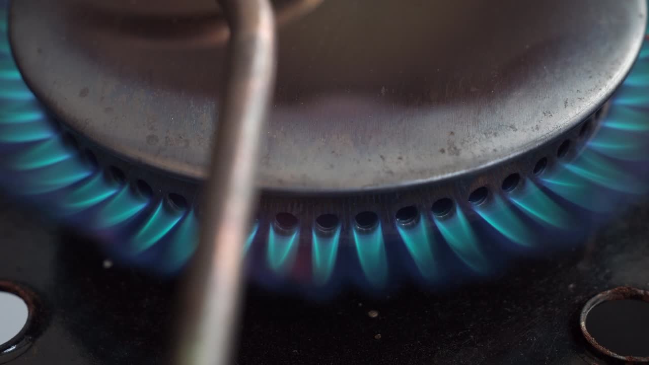 가스 호브. 가스 스토브 버너. 불타는 가스 버너.