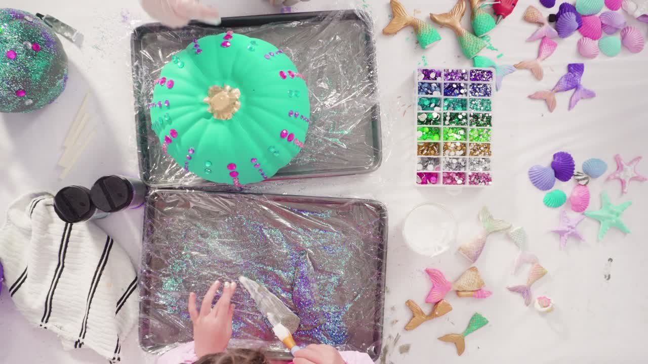 해녀 테마로 미술 호박을 장식하는 것