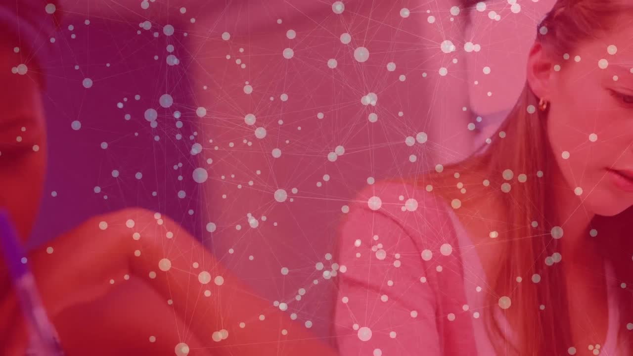 학생들 위에 있는 스 ⁇ 으로 연결된 네트워크의 애니메이션