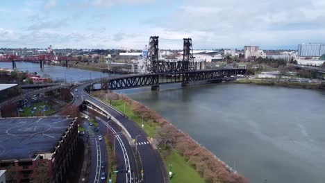 Vista-Aérea-De-Puentes-En-Portland,-Oregon