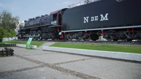 Tren-Antiguo-En-El-Parque