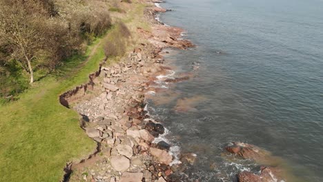 Erosión-En-El-Camino-Costero-De-Fife-Escocia