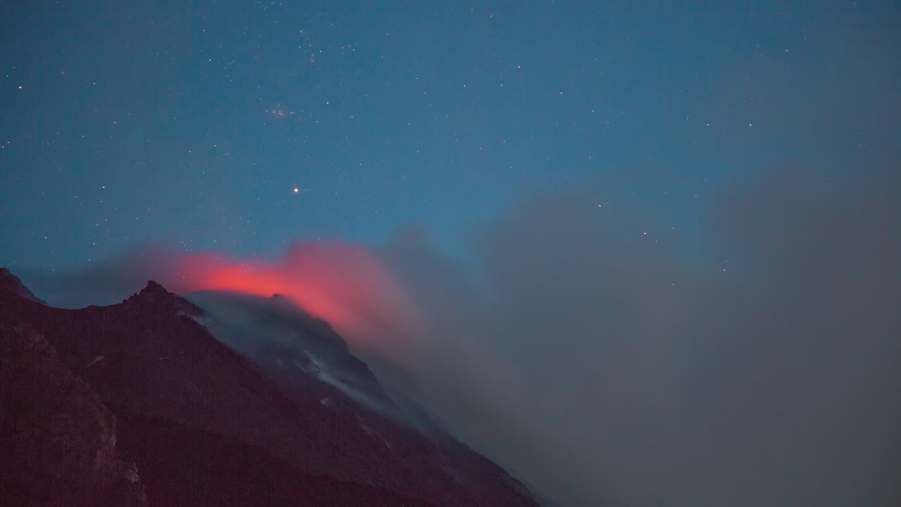 스트롬 볼리 별 4k 02