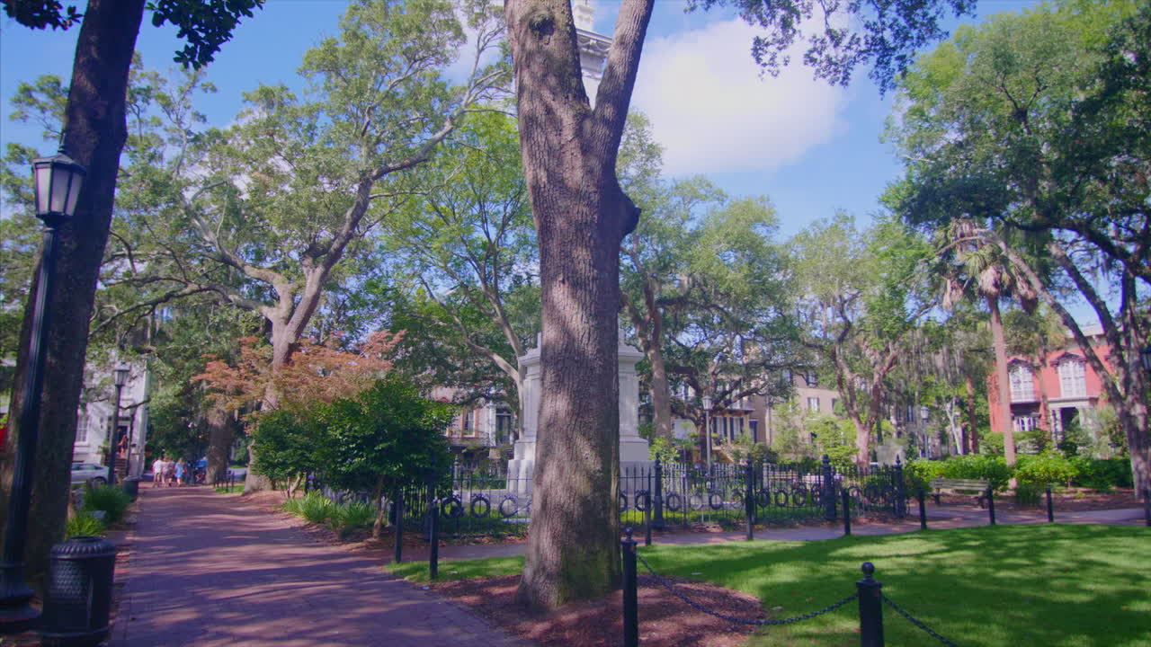 steadicam hasta la estatua de la plaza monterey park