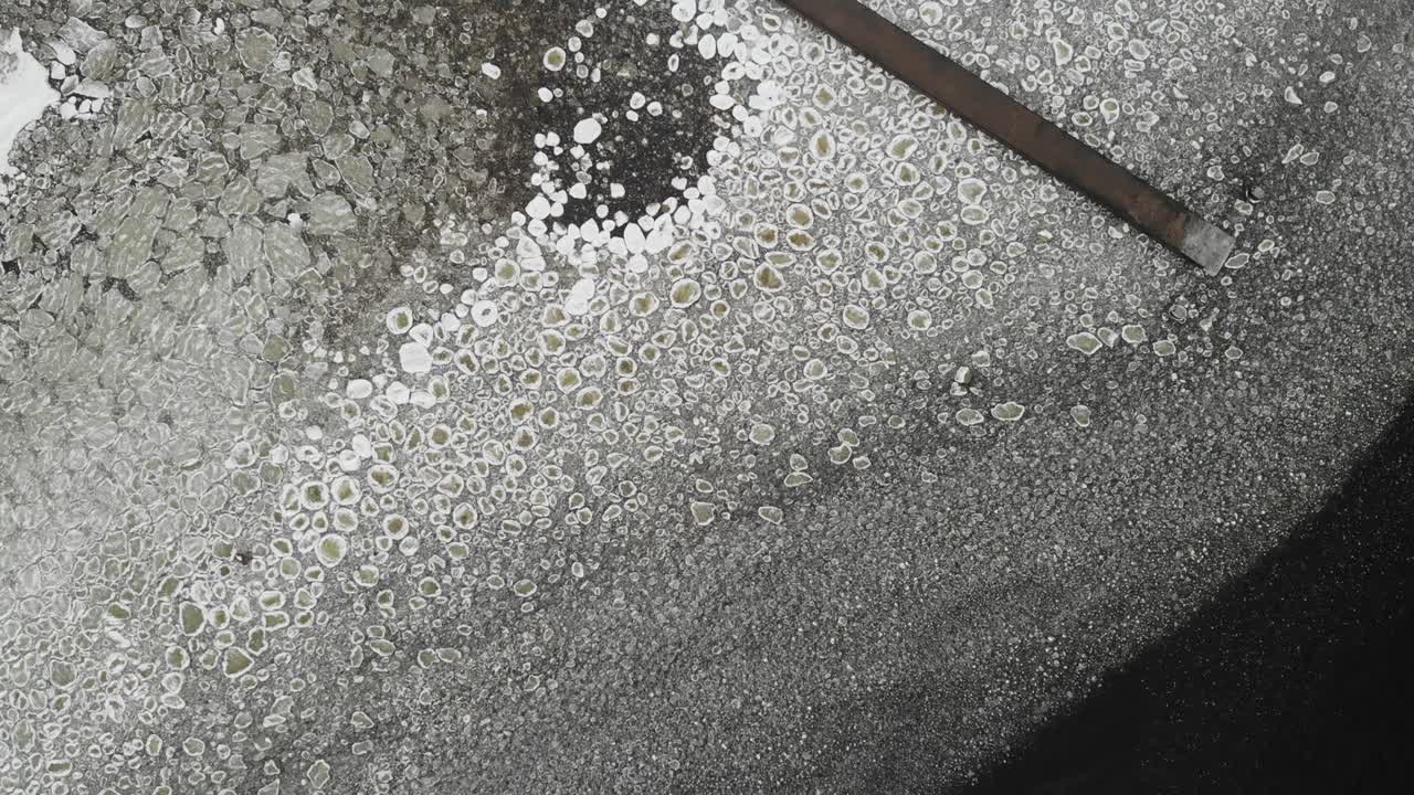 호수 바의 물, 바가의 물, 자연의 질감, 공중에서 볼 수 있는 모습.