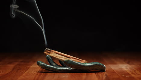 palo santo incense burning