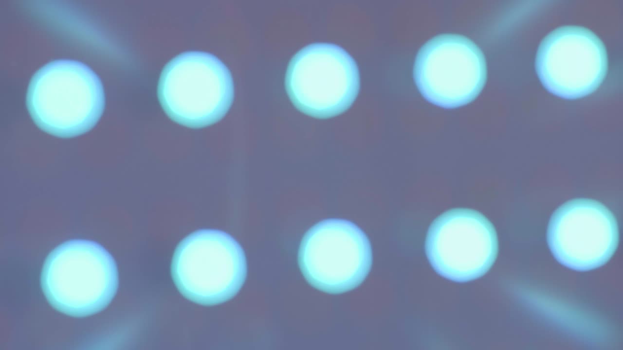 rgb led 패널 전구가 박이는 클로즈업