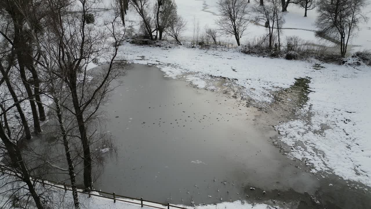 발렌세 스위스 숲 공원과 연못