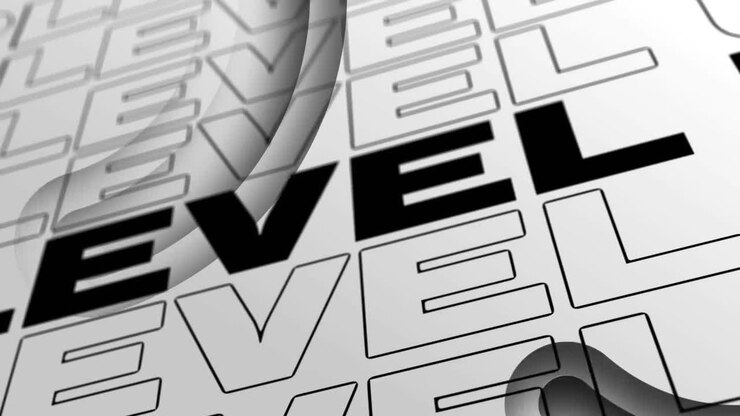 Animazione digitale del testo "level up" su forme astratte, su sfondo grigio.