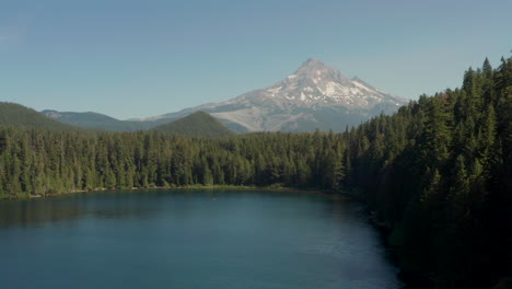 Rising-aerial-shot-of-Mount-Hood-over-Lost-lake