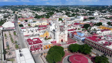 Campeche-Downtown-Orbit-Drone-Plaza-De-La-Independencia-And-Catedral-Señora-De-La-Purísima