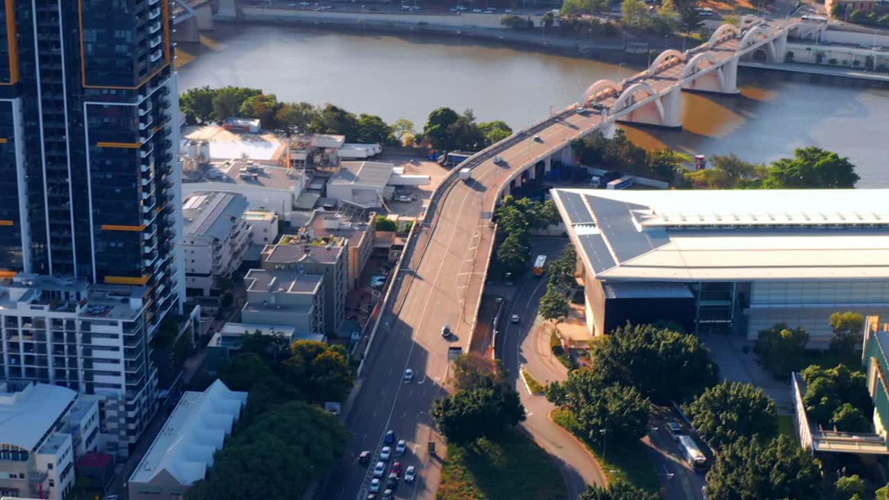 South Bank-kvarteret i Brisbane, Australien - luftfoto fra drone