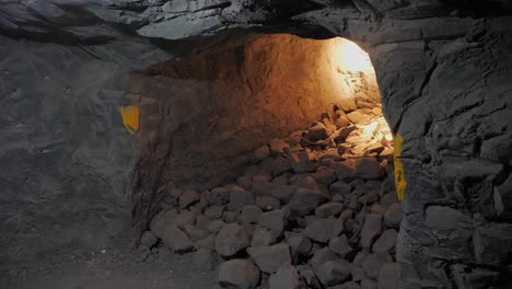 carga explosiva simulada bajo tierra en el museo de la mina de diamantes de gran agujero