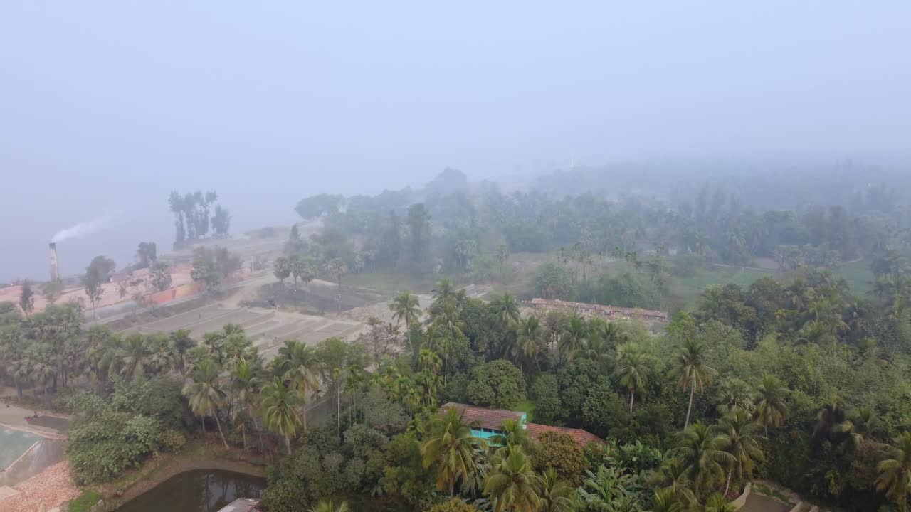 la industria del ladrillo se desarrolló alrededor del suelo aluvial a lo largo del río ganga