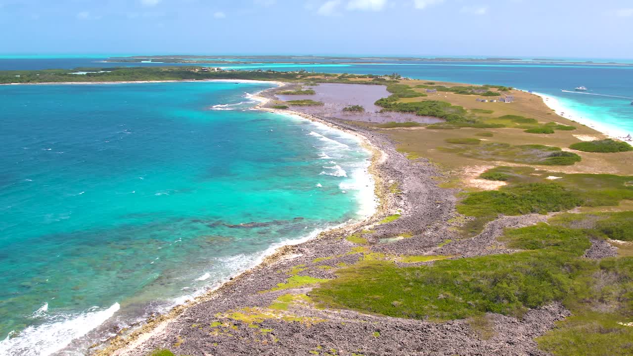 카리브 해 섬 로스 로케스 에서 에크스트림 스포츠 를 하고 있는 사람 들, 좌회전
