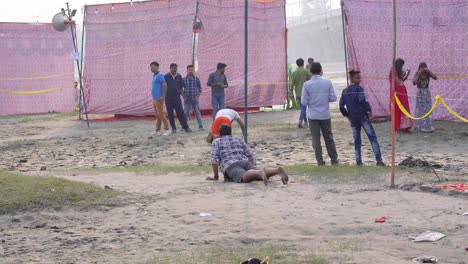 Hindu-devotees-preparing-for-rituals