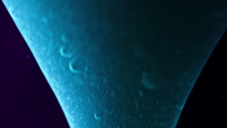 fondo líquido azul y púrpura abstracto