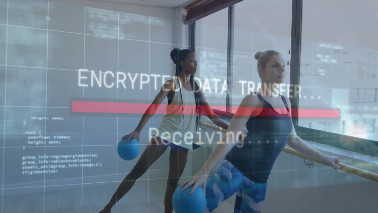 스튜디오에서 피트니스 공으로 운동하는 여성에 대한 암호화된 데이터 전송 애니메이션
