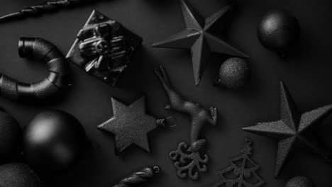 composición minimalista y simple de navidad en color negro mate