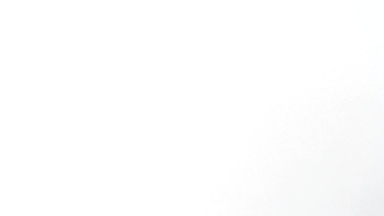 detención de la animación de movimiento las arrugas del papel haciendo una bola de papel, color verde y blanco