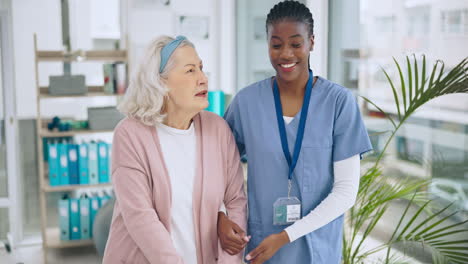 Krankenschwester,-Alte-Frau-Und-Physiotherapie