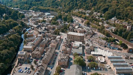 Luftaufnahmen-Von-Todmorden,-Einer-Kleinen-Marktstadt-Mit-Einer-Großen-Industriegeschichte-3