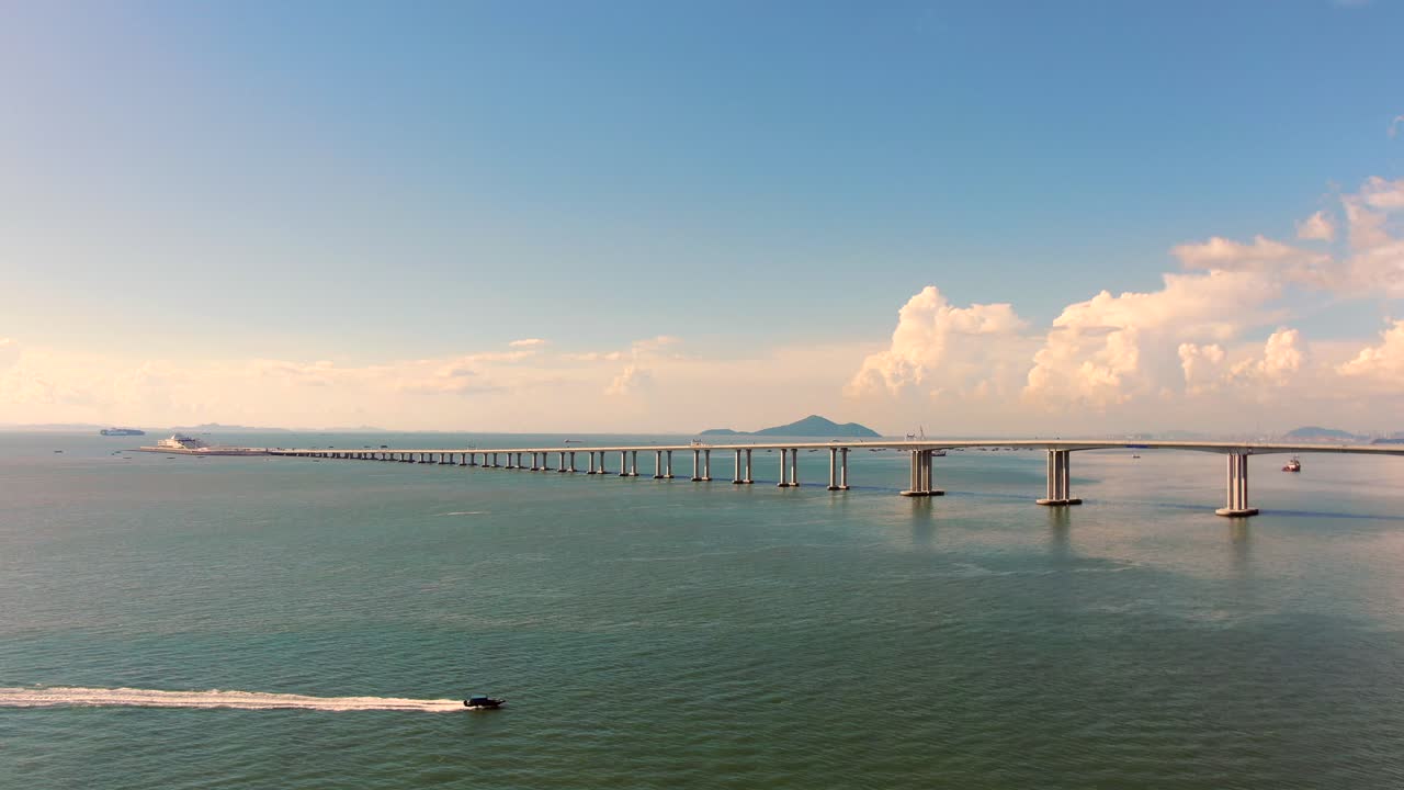 아름다운 날에 홍콩 주하이 마카오 다리, 광각 조감도