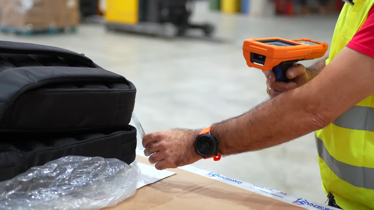 Scanning Packages in a Warehouse