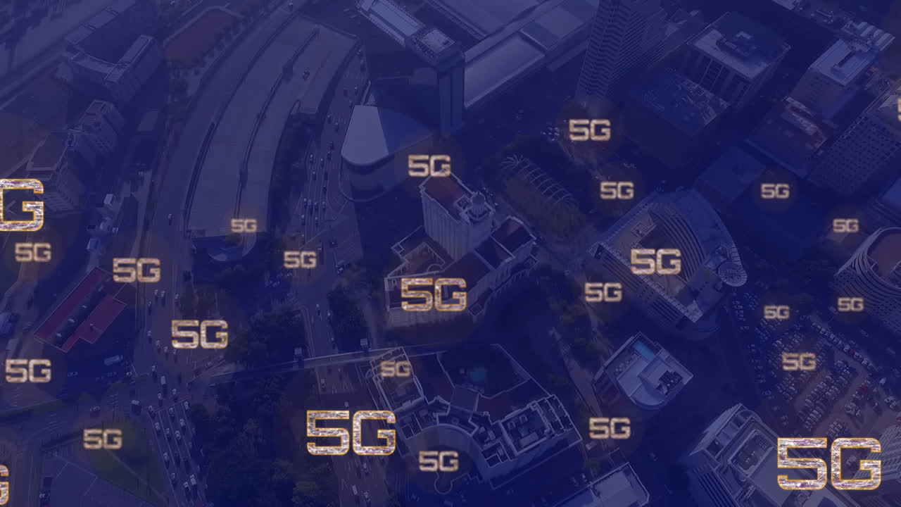 animazione della rete di connessioni con testo 5g su cityscape