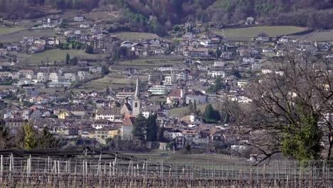 Vista-Hacia-Kaltern---Caldaro,-Tirol-Del-Sur,-Italia-En-Un-Día-Soleado-En-Febrero