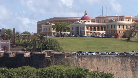 explorando castillo san felipe del morro en el viejo san juan