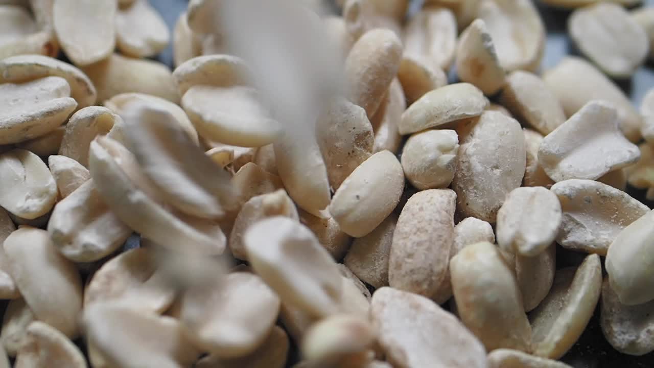 primer plano de cacahuetes sin cáscara