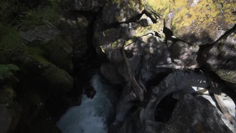 Rushing-river-of-the-chasm,-in-New-Zealand,-Fiordland-National-park