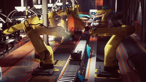Automated conveyor belt system operating with robotic arms in a factory