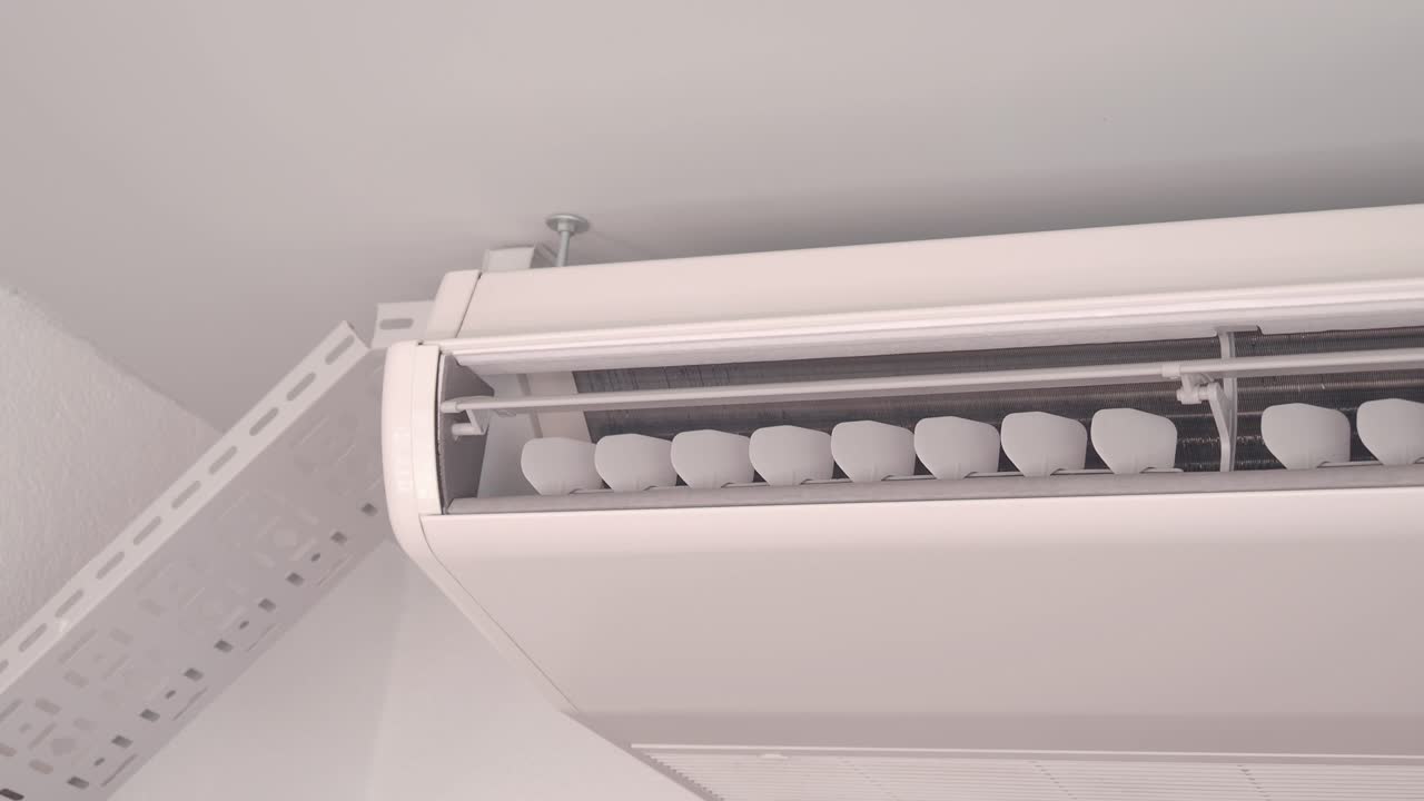 aire acondicionado montado en el techo