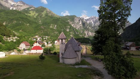 Church-of-Theth-village-on-beautiful-panoramic-high-alpine-mountains-in-Albania