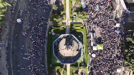 Manifestación-Del-Día-Internacional-De-La-Mujer-En-El-Paseo-De-La-Reforma,-CDMX,-México