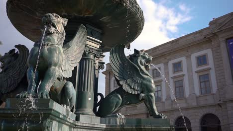 Cinemagraph-De-La-Fuente-Del-Grifo-De-Porto-En-Cordoaria