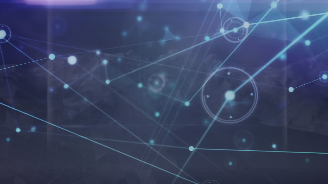 animación de redes de conexiones sobre montañas girando en el fondo