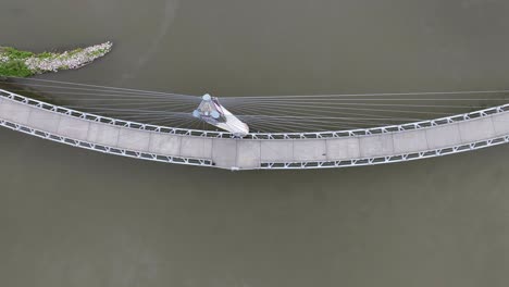 el puente peatonal de bob kerry