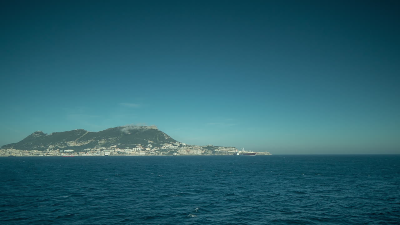 바다에서 지브롤터 02