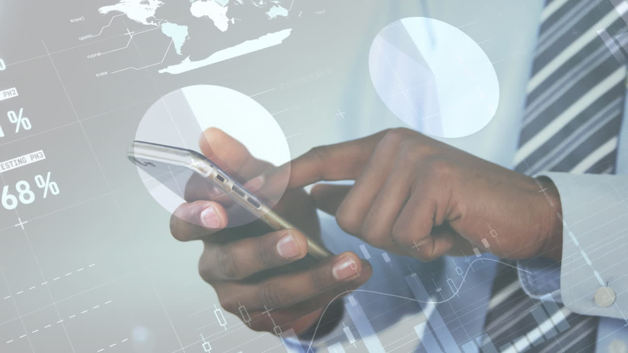 animazione di un'interfaccia infografica sulla parte centrale di un uomo di due razze che scorre sul cellulare