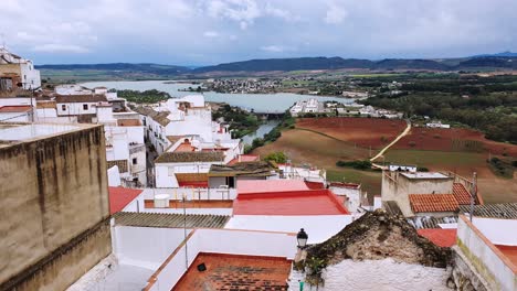 Tejados-De-Casas-Encaladas,-Arcos-De-La-Frontera,-España