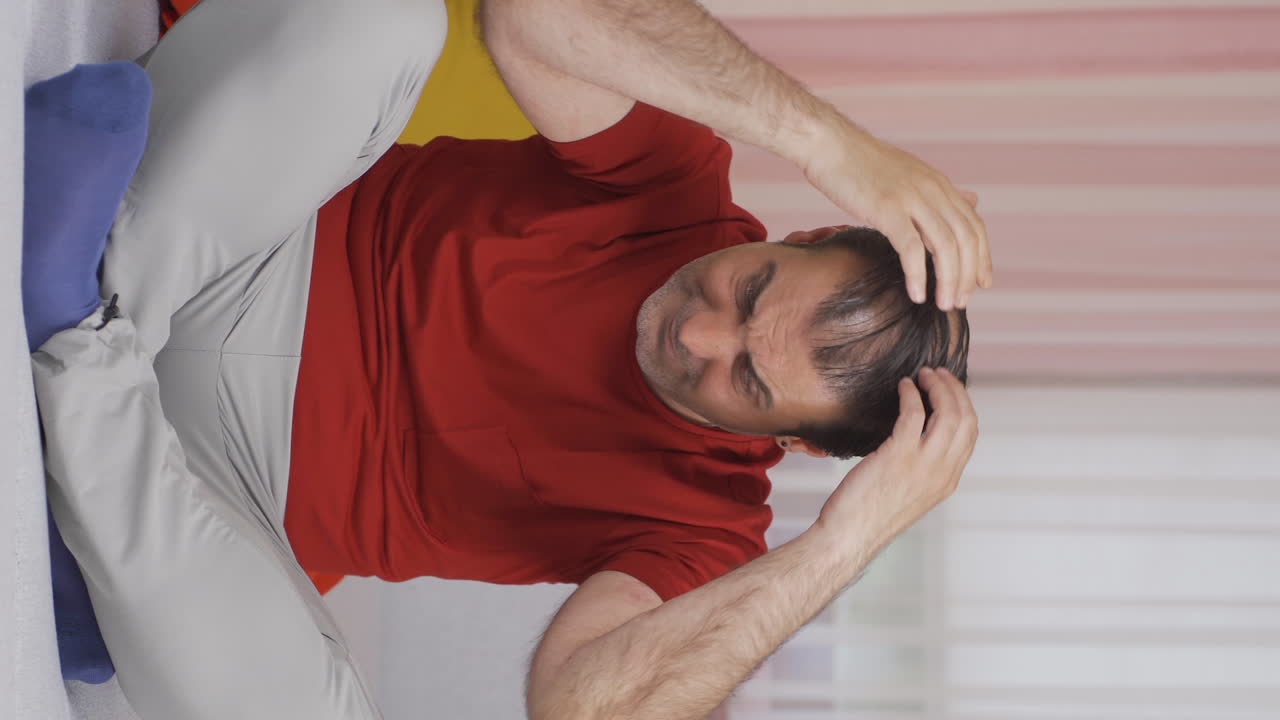 вертикальное видео выпадения волос.