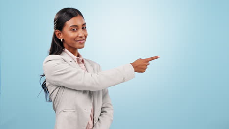 cara, mujer de negocios y señalando a la elección
