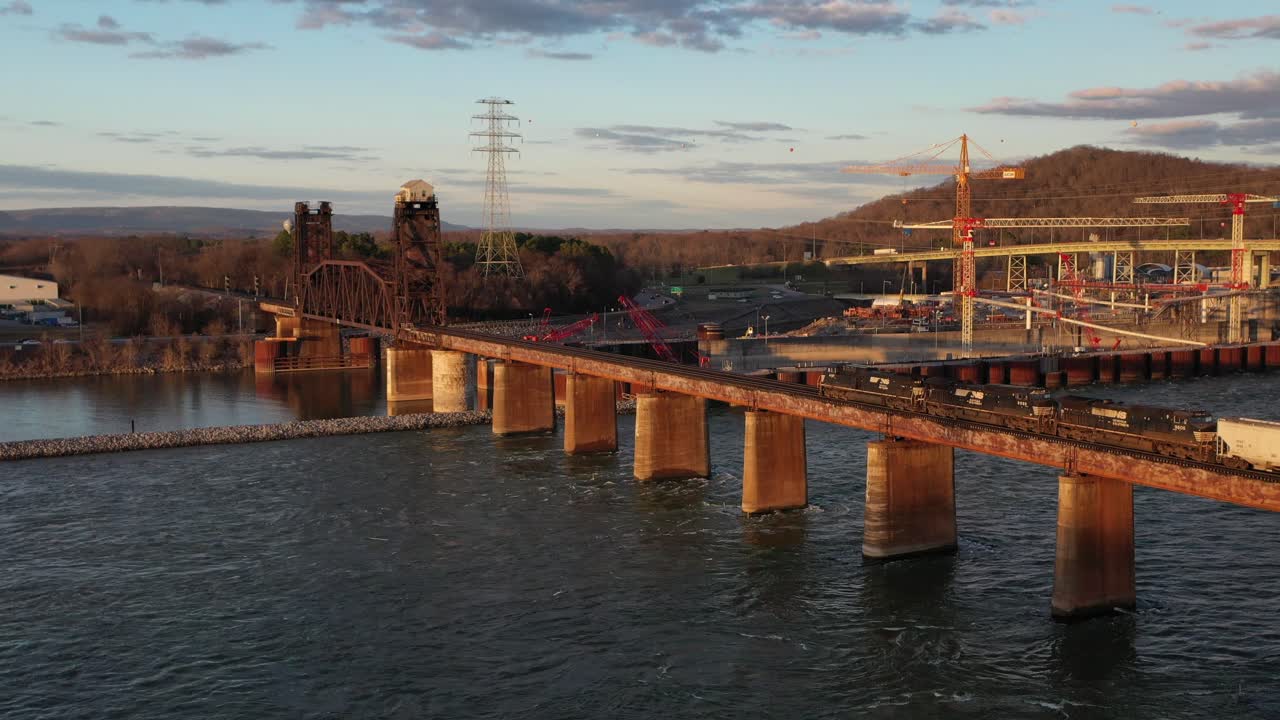 Stunning 4K drone footage of Chickamauga Dam, showcasing its structure, the Tennessee River, and scenic beauty. Perfect for infrastructure, travel, or history projects