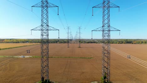 líneas eléctricas de alta tensión en el corazón de