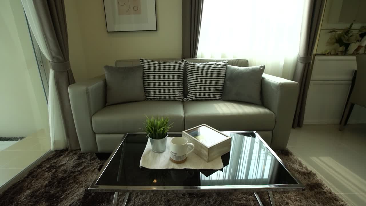 y elegante sala de estar con sofá de diseño interior moderno