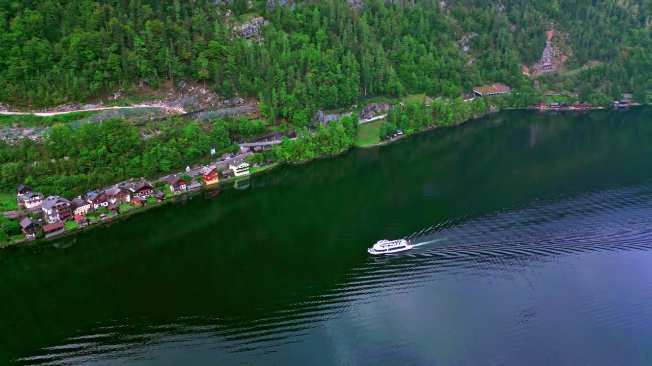 Drift through the essence of Hallstatt's charm